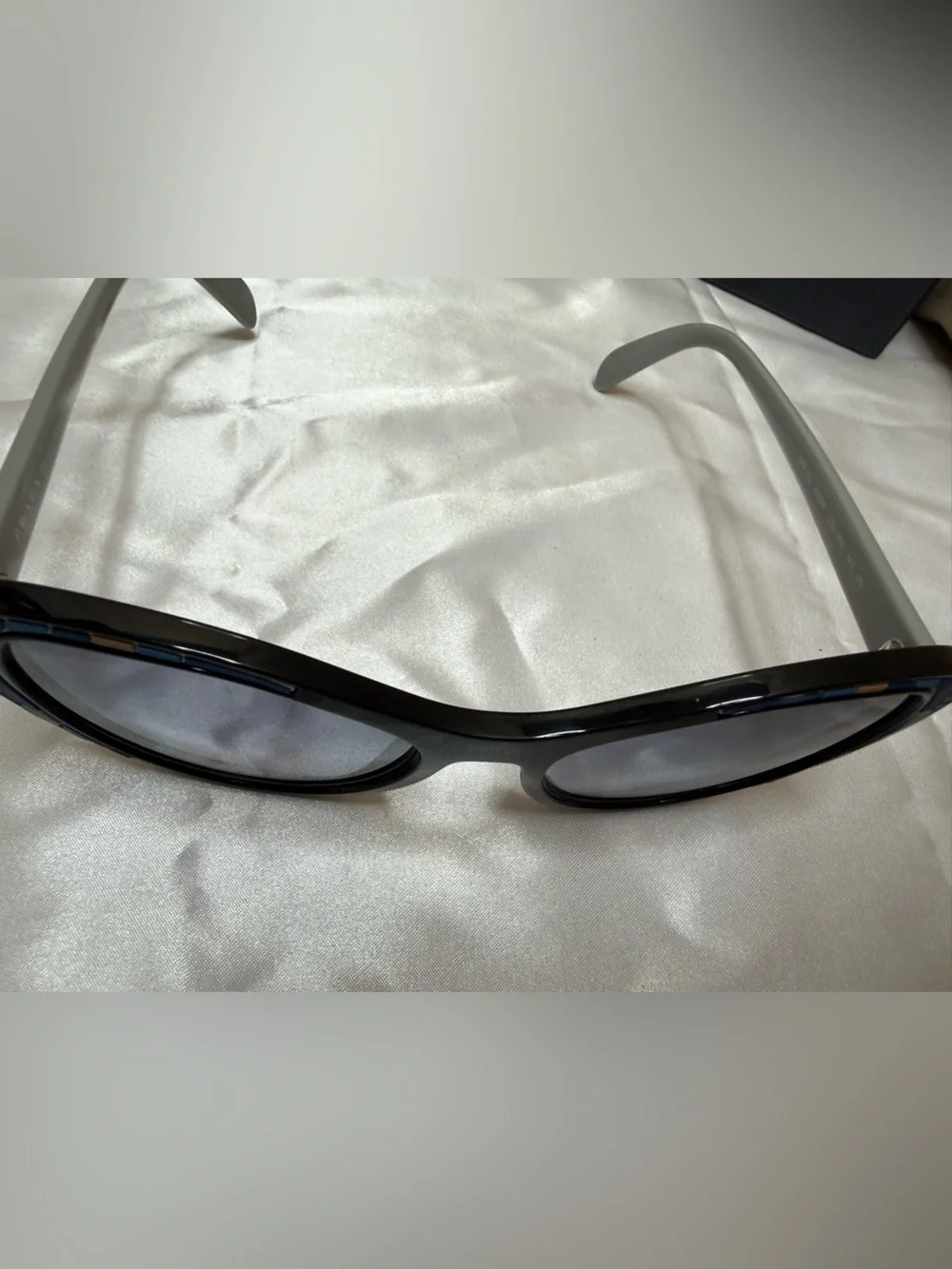 Prada Oversized Black Geometric Inlay Gradient Sunglasses Made in Italy w/ Case - Picture 8 of 10